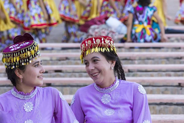 Хіва Узбекистан Серпня 2018 Народних Танцюристів Виконує Традиційні Танці Місцевих — стокове фото