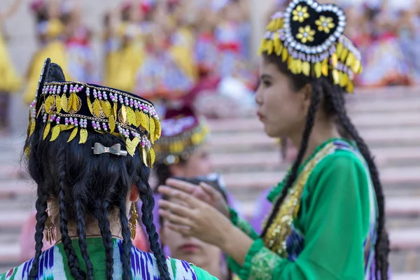 Chiwa Usbekistan August 2018 Volkstänzer Führen Traditionellen Tanz Auf Lokalen — Stockfoto