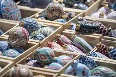 Market Özbekistan'a Noel süsleri.