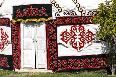 Yurts Özbekistan, geleneksel el sanatları ve desenleri.