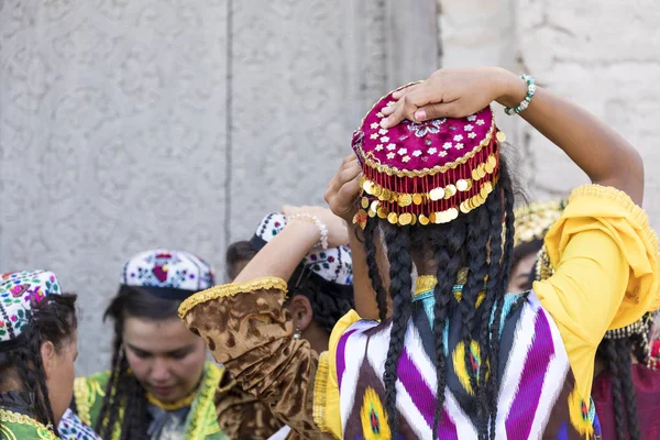 Dançarinos Populares Executam Dança Tradicional Festivais Locais Khiva Uzbeksitan — Fotografia de Stock