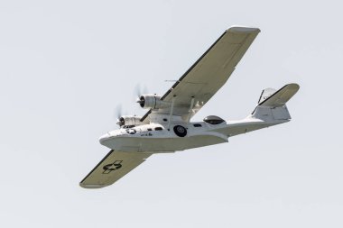 Gizycko, Polonya - 5 Ağustos 2018: Uçuş tekne konsolide Pby Catalina Gizycko Gölü Niegocin hava göstermek Mazury 2018 etkinlikte. Polonya.