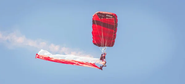 Gizycko Poland August 2018 Parachutist Polish Flag Air Show Mazury — Stock Photo, Image
