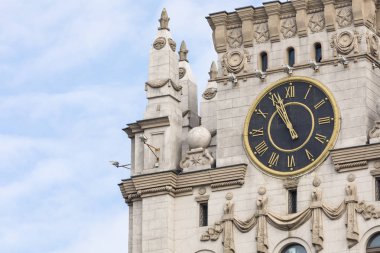 Minsk, Beyaz Rusya - 11 Eylül 2018: Minsk Gates ayrıntılı görünümünü. Sovyet miras. Ünlü dönüm noktası. İstasyon Meydanı. Minsk. Belarus.