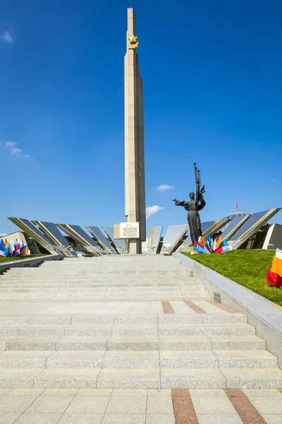 Μινσκ Λευκορωσία Σεπτεμβρίου 2018 Μνημείο Κοντά Κτήριο Λευκορωσίας Μουσείο Του — Φωτογραφία Αρχείου
