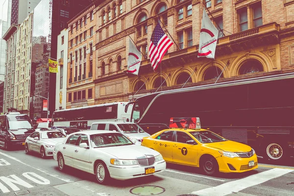 Nowy Jork Września 2018 Yellow Cab Prędkości Przez Times Square — Zdjęcie stockowe