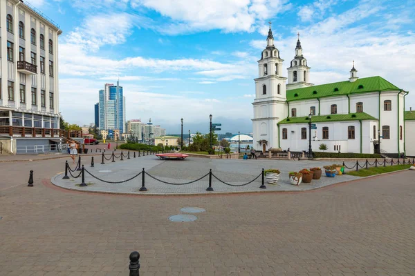ミンスク 教会のベラルーシとシンボルの首都で聖霊のミンスク ベラルーシ 2018 大聖堂 有名なランドマーク — ストック写真