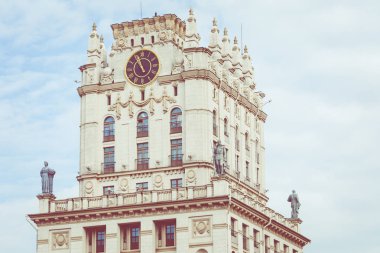 Minsk Gates ayrıntılı görünümünü. Sovyet miras. Ünlü dönüm noktası. İstasyon Meydanı. Minsk. Belarus.