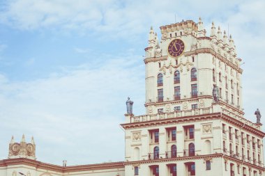 Minsk Gates ayrıntılı görünümünü. Sovyet miras. Ünlü dönüm noktası. İstasyon Meydanı. Minsk. Belarus.