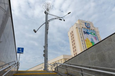 Minsk, Beyaz Rusya - 11 Eylül 2018: Minsk merkezi bir bakış. İstasyon Meydanı. Minsk. Belarus.