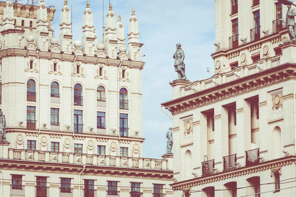 Minsk Gates ayrıntılı görünümünü. Sovyet miras. Ünlü dönüm noktası. İstasyon Meydanı. Minsk. Belarus.