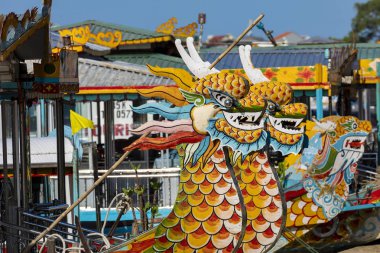 Nehrin Hue, Vietnam için geleneksel Dragon Tekne