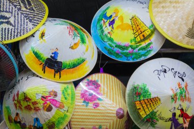 Hue, yerel pazar yapılan geleneksel bambu şapka. Souvernir Vietnam.