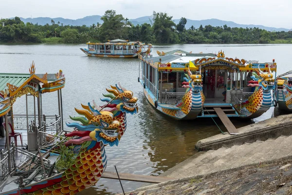 Traditional Dragon Boat Perfume River Hue Vietnam — Stock Photo, Image