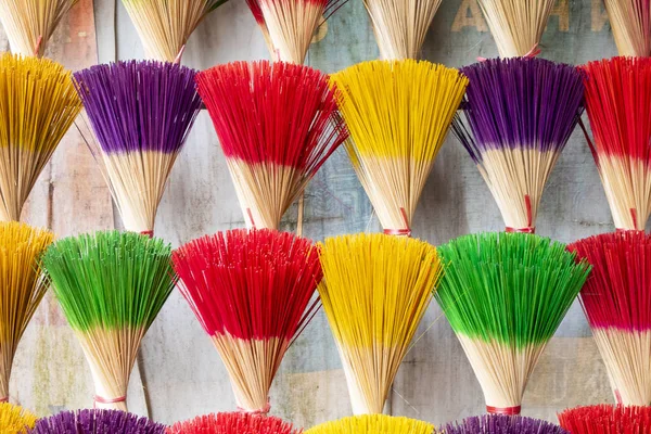 Grande Esposizione Bastoncini Incenso Colorati Vendita Villaggio Del Vietnam Vicino — Foto Stock
