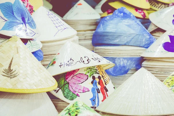 Cappelli Bambù Tradizionali Realizzati Hue Mercato Locale Souvernir Dal Vietnam — Foto Stock