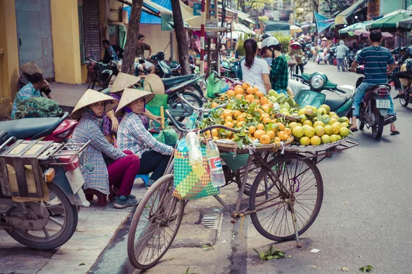Hanoi Vietnam 2018 November Friss Zöldségek Gyümölcsök Hagyományos Utcai Piacon — Stock Fotó