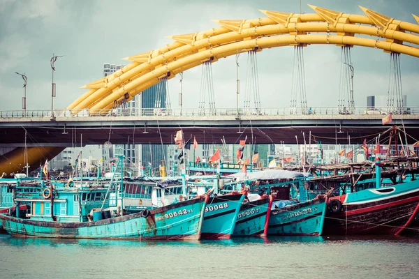 Nang Vietnam Novembre 2018 Bateaux Bleus Pont Dragon Cua Rong — Photo