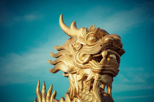 竜の像 ベトナム フエ阮ロイヤル宮殿王朝 ユネスコ世界遺産 — ストック写真
