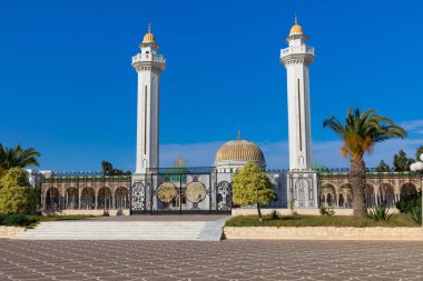 Habib Bourgiba anıtı, Tunus Cumhuriyeti 'nin ilk cumhurbaşkanı. Manastır