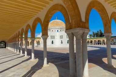 Habib Bourgiba anıtı, Tunus Cumhuriyeti 'nin ilk cumhurbaşkanı. Manastır