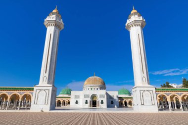 Habib Bourgiba anıtı, Tunus Cumhuriyeti 'nin ilk cumhurbaşkanı. Manastır