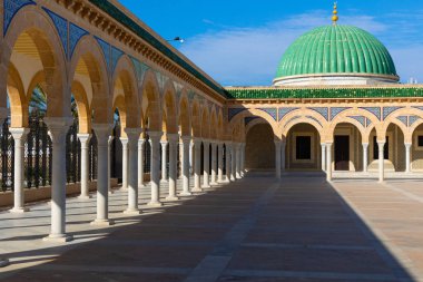 Habib Bourgiba anıtı, Tunus Cumhuriyeti 'nin ilk cumhurbaşkanı. Manastır