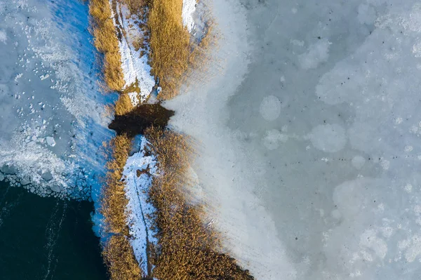 Letecký Pohled Zamrzlé Jezero Zimní Krajina Krajina Fotografie Pořízené Dron — Stock fotografie