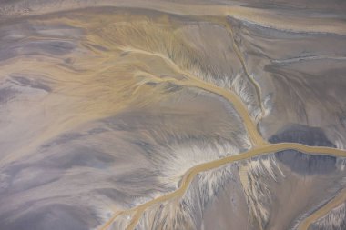 Havadan görünümü bir gerçeküstü endüstriyel yer. Çevre üzerinde insan etkisi. Yukarıdan görüntüleyin. Drone ile çekilen fotoğraf.