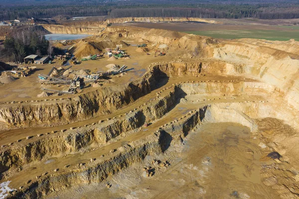 Vista Aérea Pedreira Mineração Céu Aberto Com Muitas Máquinas Vista — Fotografia de Stock