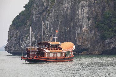 Ha Long Bay, Vietnam - 13 Kasım 2018 Halong Körfezi, Vietnam. Sen