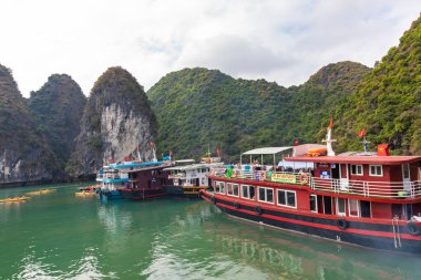 Ha Long Bay, Vietnam - 13 Kasım 2018 Halong Körfezi, Vietnam. Sen