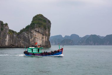 Ha Long Bay, Vietnam - 13 Kasım 2018 Halong Körfezi, Vietnam. Sen