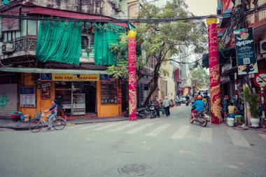Hanoi, Vietnam - 16 Kasım 2018: Sokak satıcıları Hanoi