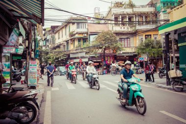 Hanoi, Vietnam - 16 Kasım 2018: Sokak satıcıları Hanoi