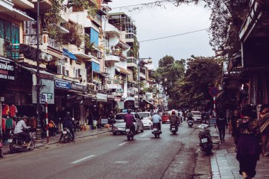 Hanoi, Vietnam - 16 Kasım 2018: Sokak satıcıları Hanoi