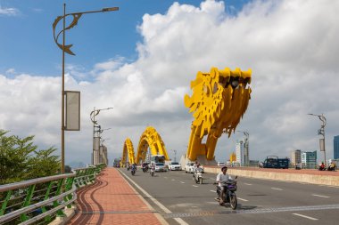 Danang, Vietnam - 25 Kasım 2018 Ejderha Köprüsü (Cua Rong ),