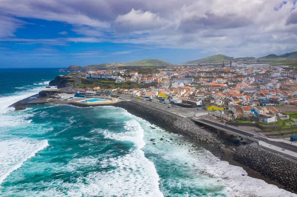 Vue aérienne de la côte atlantique à Ribeira Grande, île de Sao M — Photo