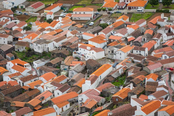 Vila do Corvo Köyü ve hava şeridi, Corvo Adası, Azores, Po