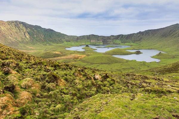 Volcanic crater (Caldeirao) with a beautiful lake on the top of — Stock Photo, Image