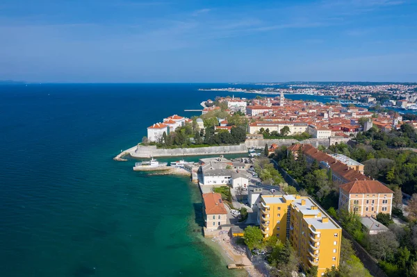 Vista aérea da cidade de Zadar. Hora de verão, na região da Dalmácia — Fotografia de Stock