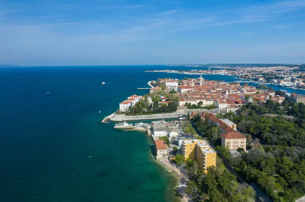 Letecký pohled na město Zadar. Letní čas v Dalmácii — Stock fotografie