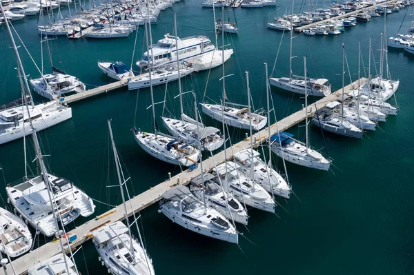 Aerial view of a lot of white boats and yachts moored in marina. — Stock Photo, Image