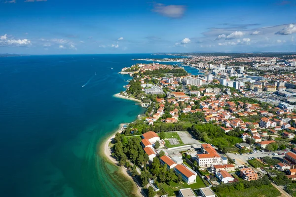 Letecký pohled na město Zadar. Letní čas v Dalmácii — Stock fotografie