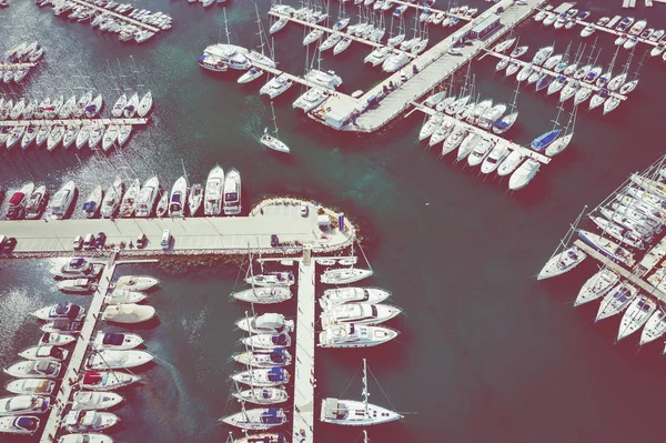 Vista aérea del Club Náutico y Marina. Barcos blancos y yates. Ph —  Fotos de Stock