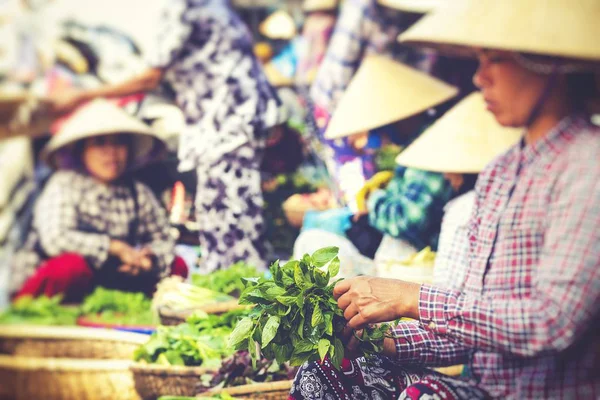 Geleneksel Vietnam Pazarı. Seçici Odak. — Stok fotoğraf