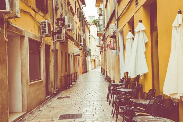 ZADAR,CROATIA - APRIL 21, 2019: Historic center of the Croatian — Stock Photo, Image