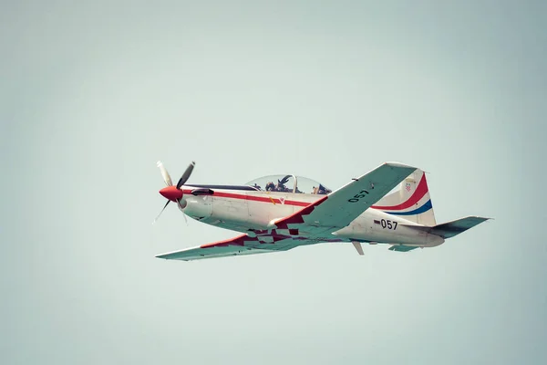 ZADAR, CROATIA - 26 апреля 2019 года: The Wings of Storm aerobatic dis — стоковое фото
