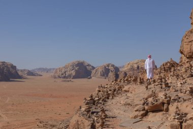 Wadi Rum, Ürdün'de Kızıl Çöl'ün Bedevi ve Panoramik görünümü