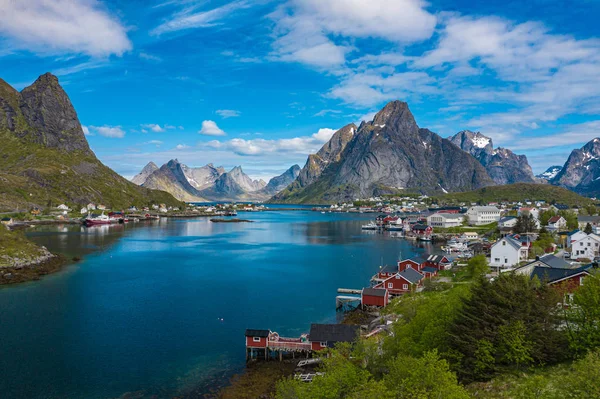 Légifotó a Reine, Lofoten szigetek, Norvégia. A halászvilla — Stock Fotó